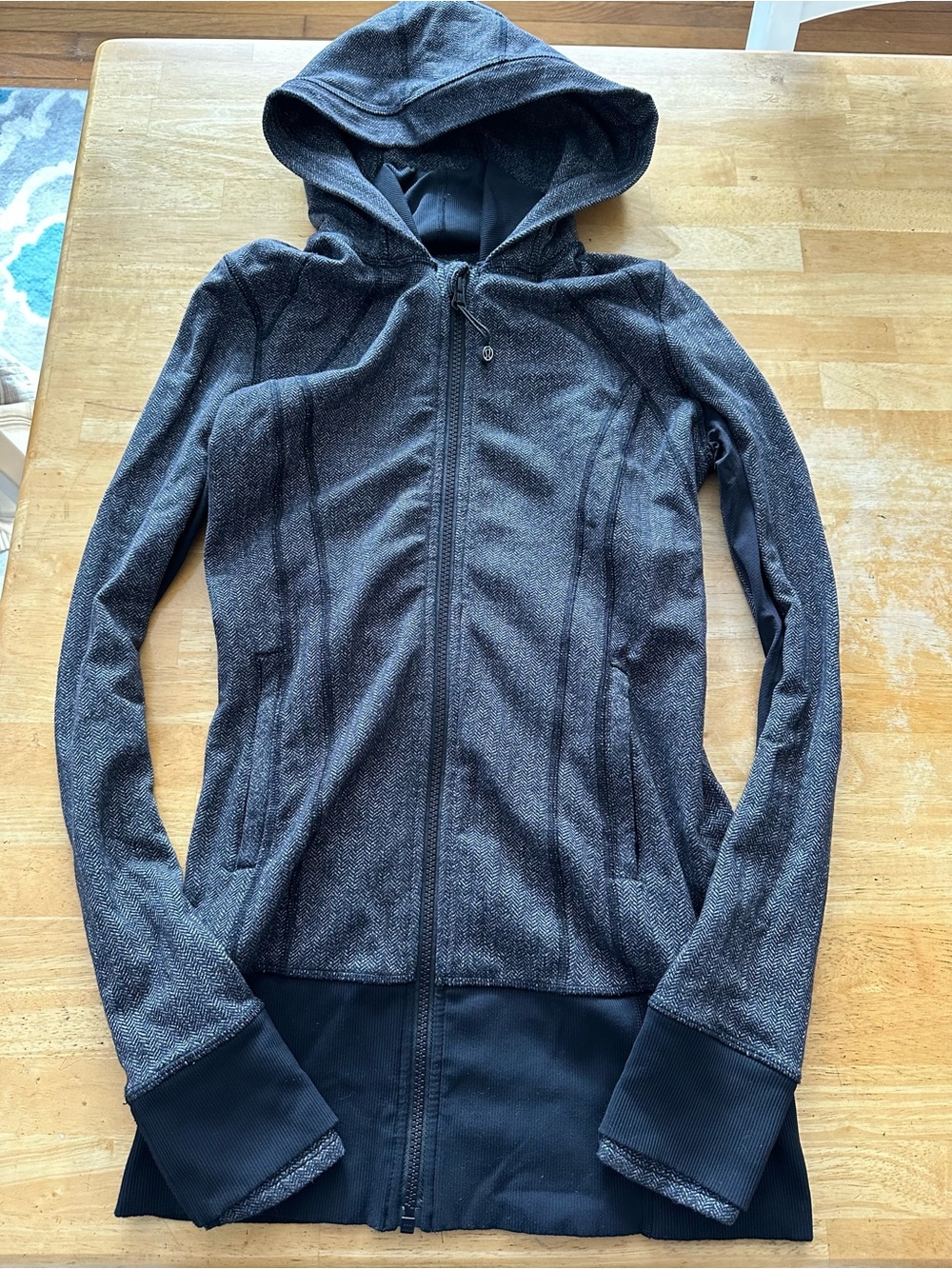 Lululemon full-zip hooded jacket size 6